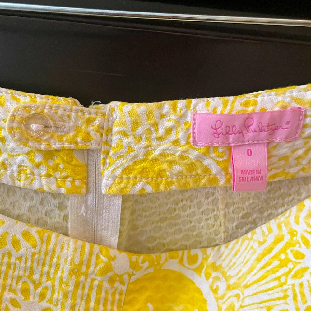 Lilly Pulitzer Liza Short, Kissed By The Sun - Picture 2 of 3